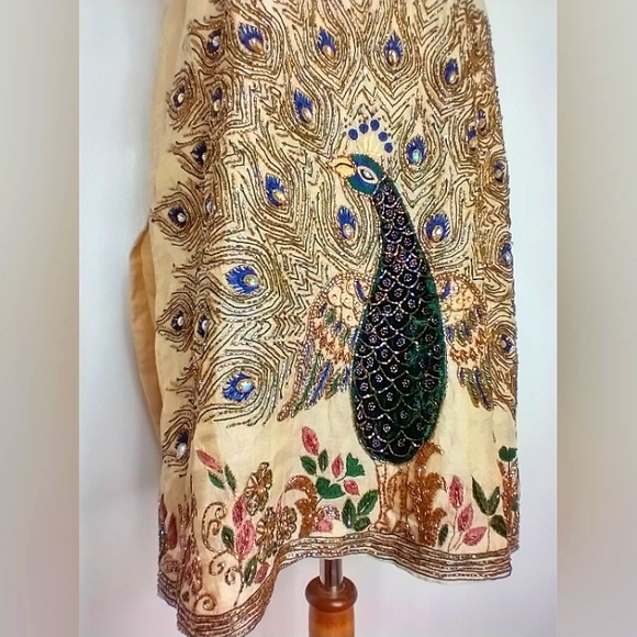 Peacock Stitched Vee Tunic - Black